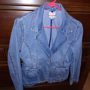 No Boundaries Denim Blazer XL. I love it just reposhing…it runs a lil small.